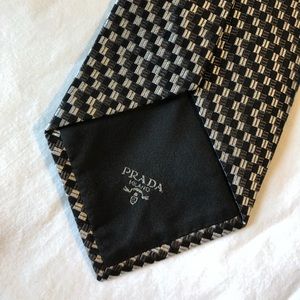 Prada tie